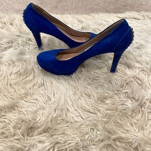 They are Vince Camuto high heels